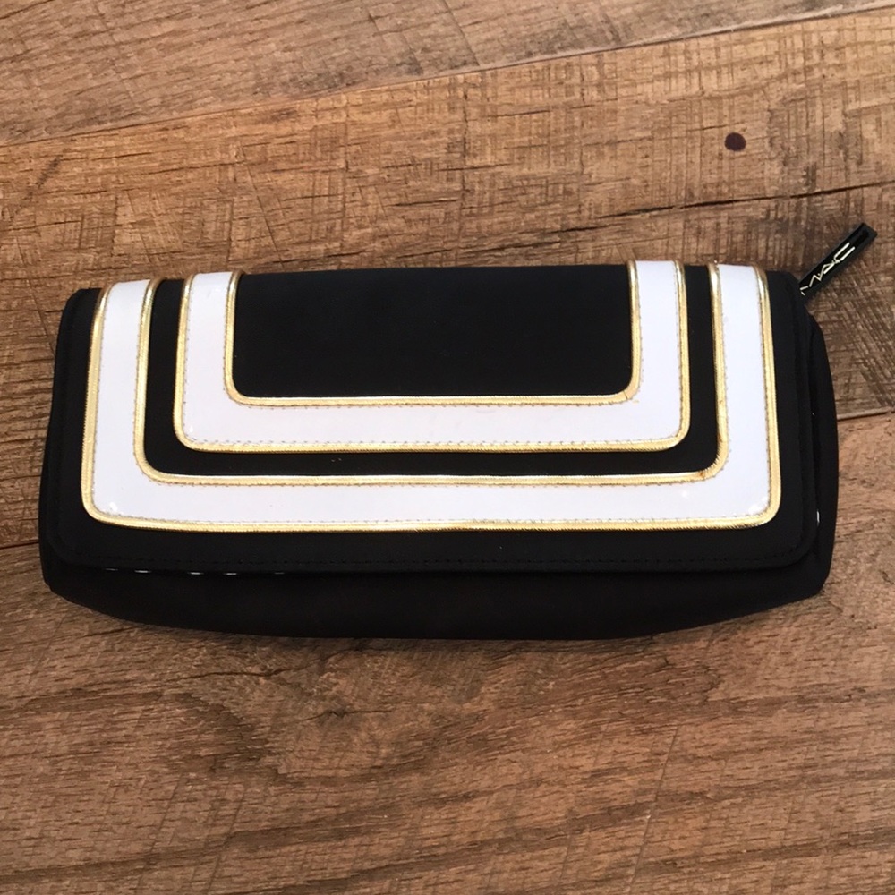 Cosmetic bag